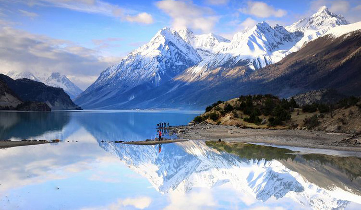 チベット林芝の然烏湖