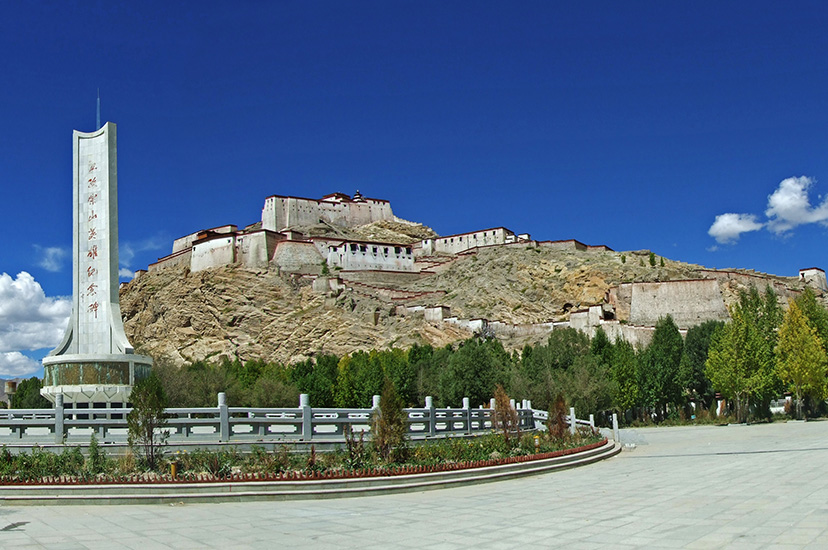 ギャンツェ・ゾン（江孜宗山）