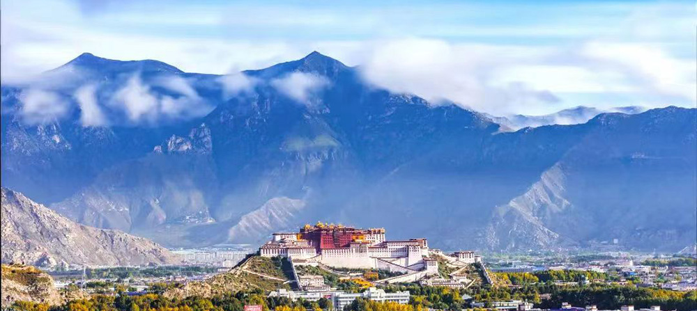 チベットラサとヤムドォク湖３日間観光ツアー
