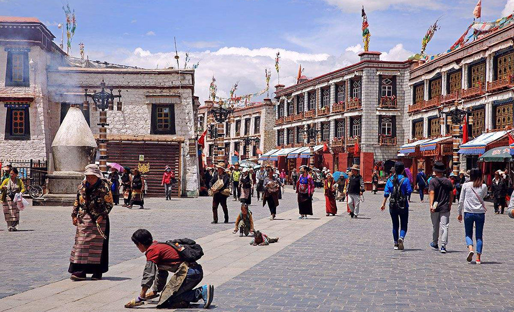 チベットラサ４日間観光ツアー