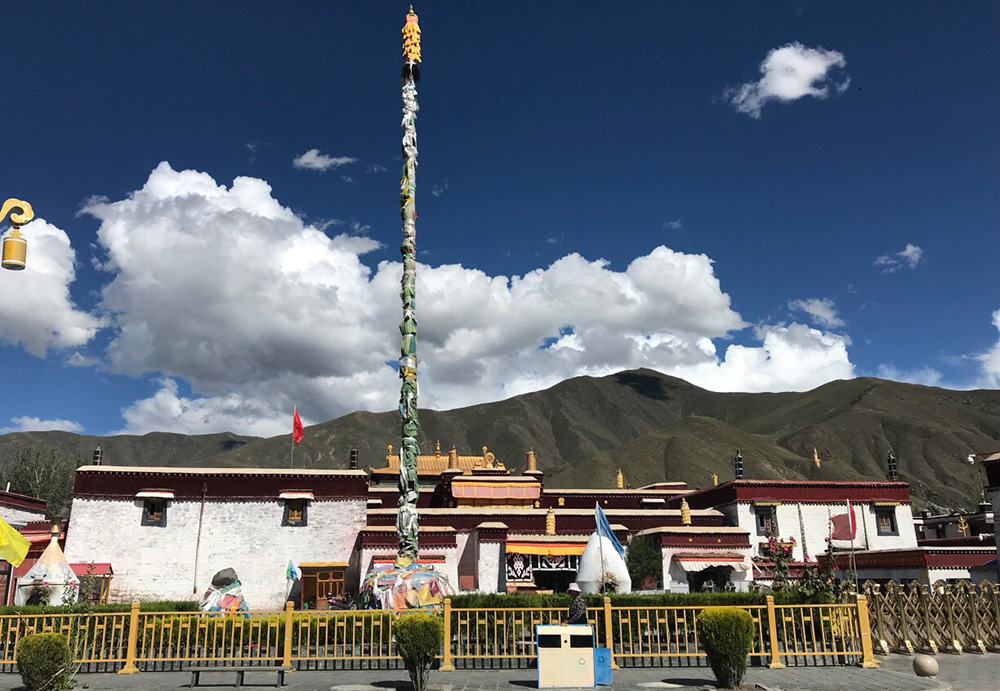 チベット タントク寺（昌珠寺）