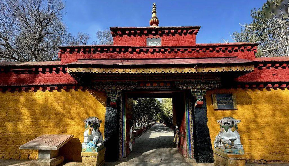 チベットラサ ノルブリンカ（羅布林卞）