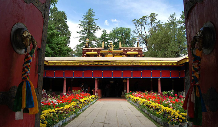 チベットラサ　ノルブリンガ（羅布林卞）